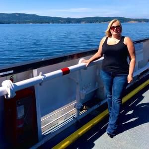 Meet your Posher, Julina